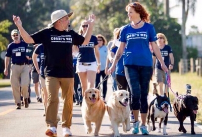 La entrenadora Linda Watson trabajará con perros del albergue Vallarta