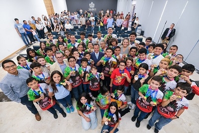 Pablo Lemus reconoció a estudiantes jaliscienses que hicieron historia en la Olimpiada Internacional de Matemáticas SIMOC 2025