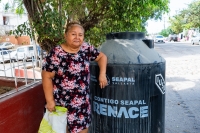 SEAPAL apoya a familias de la colonia Agua Azul con tinacos