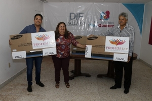 Recibe DIF donativo en especie de PROFEM IAP