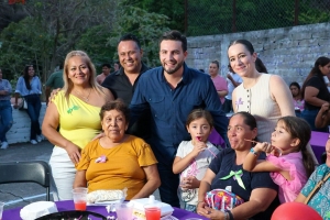 Celebran DIF Vallarta y Luis Munguía a mamás de la colonia Bugambilias y da buenas nuevas