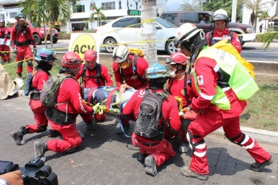 Expertos en búsqueda y rescate de personas atrapadas de PV viajan a la Ciudad de México