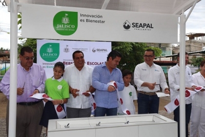 Seapal, ejemplo nacional con el Programa de Bebederos Escolares, reconoce el gobernador