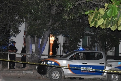 Intentó agredir a su esposa y a policías con un cuchillo y terminó muerto en la colonia Vista Hermosa