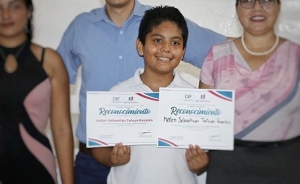 Niño difusor del DIF invita a familias a seguirse resguardando