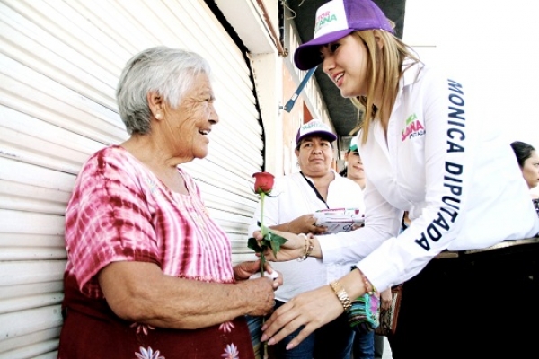 Adultos Mayores Sector de la Población que Requiere Atención Especial: Mónica Saldaña