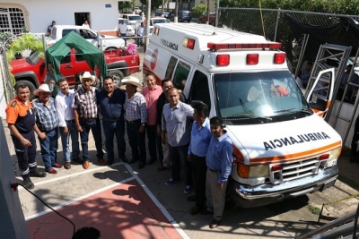 Se cumple a Las Palmas con entrega de ambulancia para zona rural