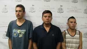 Consignan a tres sujetos que tenían en su poder droga tipo “cristal” y un arma de fuego