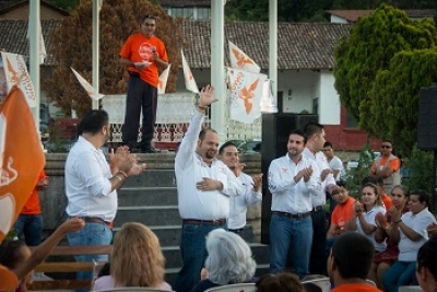 Gestionaremos recursos para mejorar las vialidades de San Sebastián del Oeste