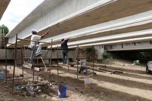 Registra avance de 70% puente sobre el río Pitillal