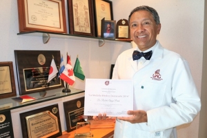 Investigador de la UAG gana “Medalla Médico Destacado 2016”