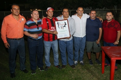 Encabeza Dávalos premiación de la liga “La Cascarita”