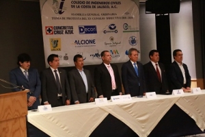 Toma protesta Andrés González Palomera a Consejo Directivo del CICCJ