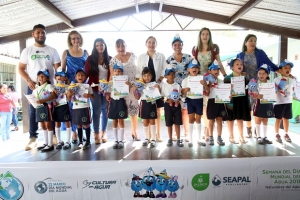 Expresan los niños su compromiso con el cuidado del agua