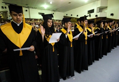 Egresan del CUC 42 Médicos Cirujanos y Parteros