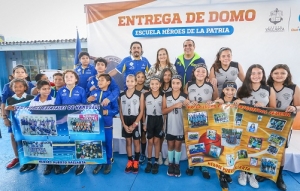 Escuela Héroes de la Patria estrena techado de su patio cívico