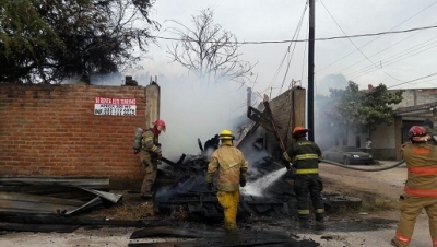 Intensa labor de Protección Civil  y Bomberos en apoyo a la población