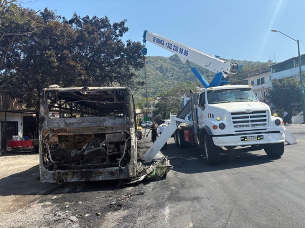 Imputan a 13 detenidos tras quema de vehículos