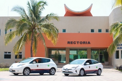 Inicia CUCosta renovación vehicular con autos ecológicos