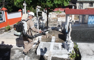 Listos cementerios del municipio para recibir a visitantes