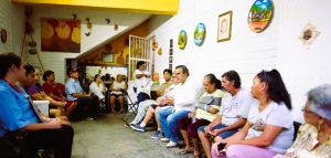 Vallartenses reciben el mensaje de Juan Carlos Castro