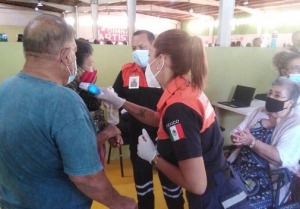 Protección Civil municipal brinda apoyo en puntos de vacunación