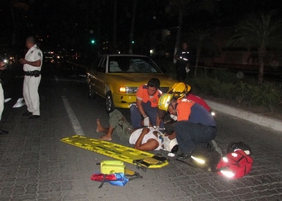 Taxista atropella a presunto ebrio en la avenida Francisco Medina Ascencio, lo abandona y huye con rumbo desconocido