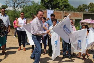 Jaime Cuevas da Banderazo a obra de Agua Potable en Mezcales