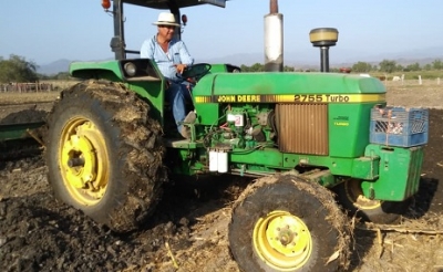 Agricultores de San Vicente, San Juan y San José se benefician con biosólidos de OROMAPAS