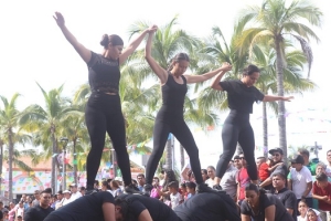 Disfrutaron vallartenses del tradicional desfile Revolucionario