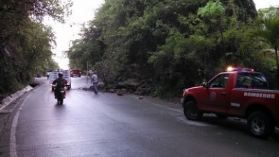 Continúa gobierno municipal atendiendo las incidencias por las lluvias