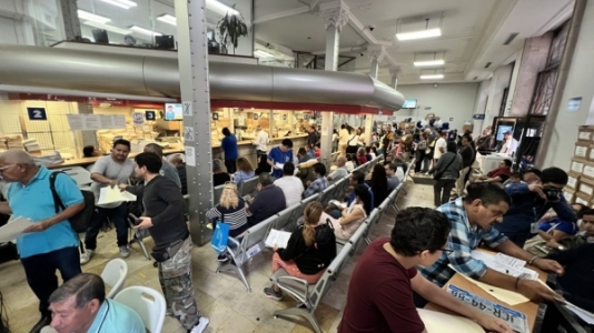 Amplía Hacienda prórroga para canje gratuito de placas a quienes pagaron su refrendo 2025