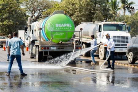 SEAPAL Vallarta continúa apoyando en la limpieza y liberación vialidades