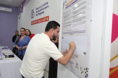 Firma Luis Munguía pacto de “Hombres Líderes de Paz”, para erradicar la violencia contra las mujeres