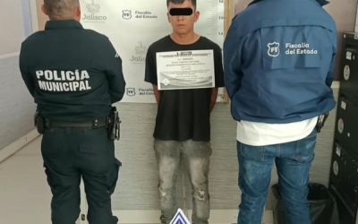 Cumplimentan orden de aprehensión contra joven...