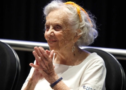 Los periodistas se deben respeto; hoy las redes sociales están abarrotadas de influencers que deshumanizan el oficio: Elena Poniatowska